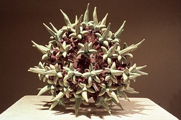 Ying-Yueh Chuang, It blooms on the day...(2004), ceramics, acrylic rods